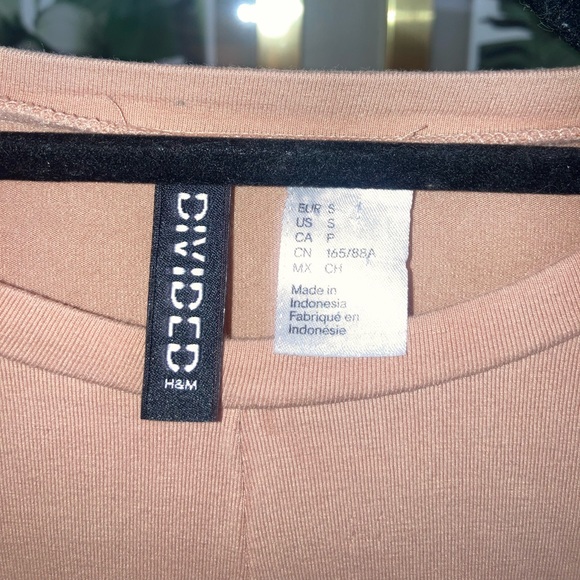 Light Pink H&M Crop Top Size Small Fitted - Picture 3 of 3